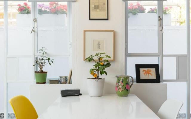 Vintage & Chic With Patio By Feelhome Apartments