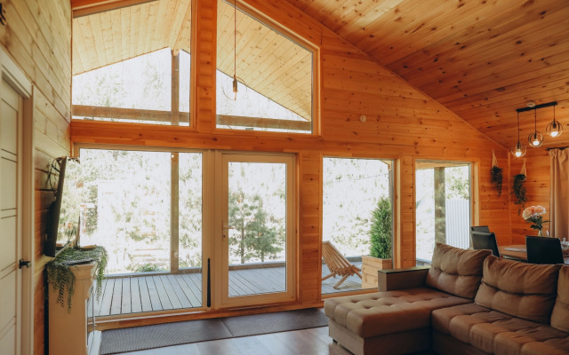 V Sosnakh Den Private house