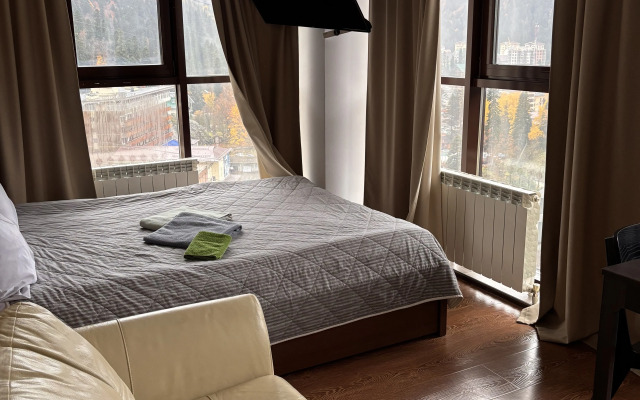 Апартаменты Просторная студия в центре Домбая