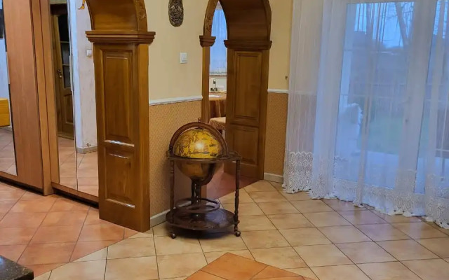 Частный дом Большой дом возле Светлогорска