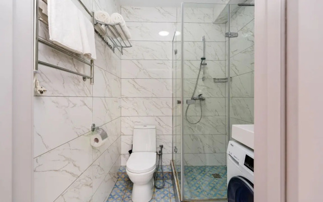 10 Krymskiy Mamayka Apartment