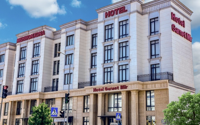 Garnet Mir Hotel