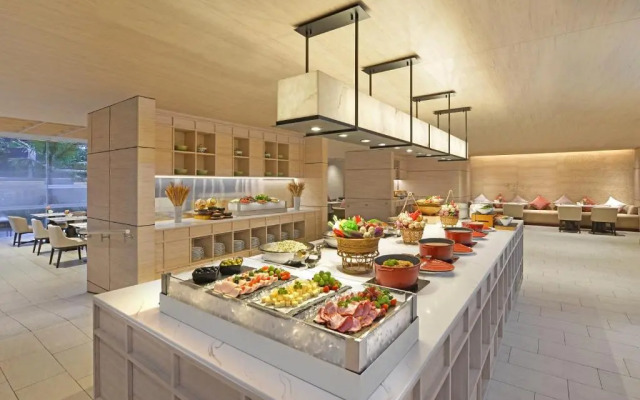 Отель Centre Point Hotel Sukhumvit 10