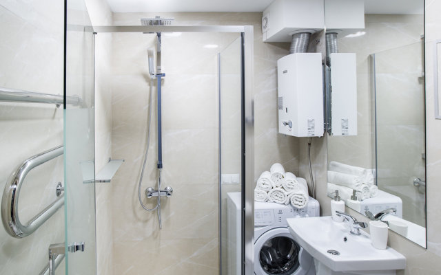 Апартаменты Тихая студия 38кв.м,напротив Центрального Парка,вокзал пешком