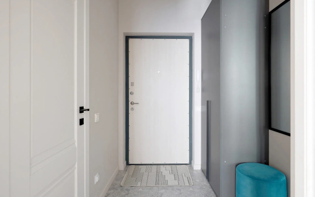 Yevrodvushka U Morya Flat