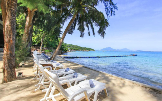 Курортный отель Samed Hideaway Resort