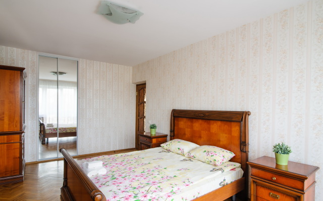 Furnished room on Mayakovsky