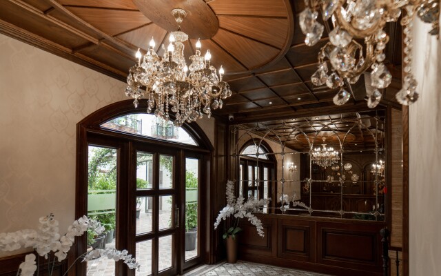 Midway Baku Hotel