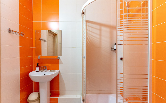 U Metro Parnas 1110 Flat