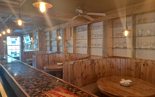 Курортный отель Ahmic Lake Resort