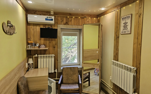 Lemon Joe Hotel