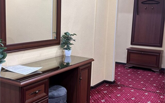 Druzhba Hotel
