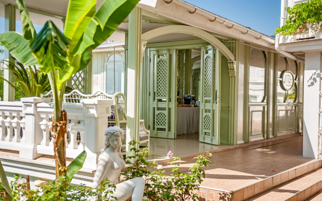 Bon Maison  Boutique Hotel