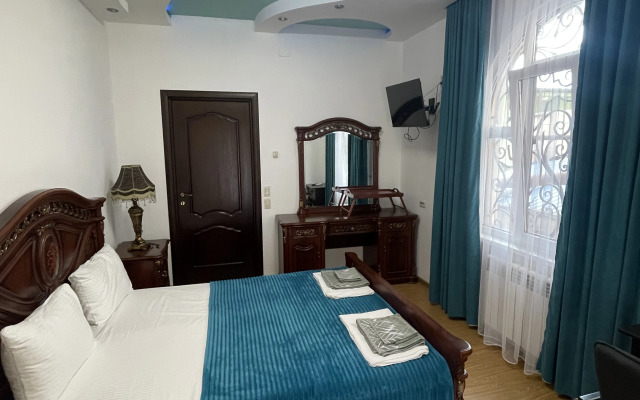 Viktoriya Plyus Guest House