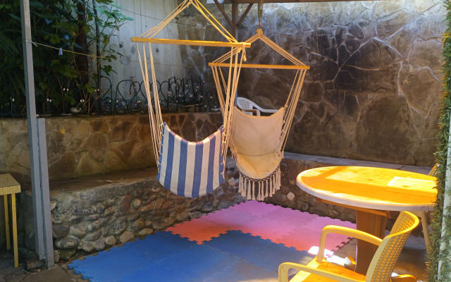 V Tsentre Sochi U Morya Guest house