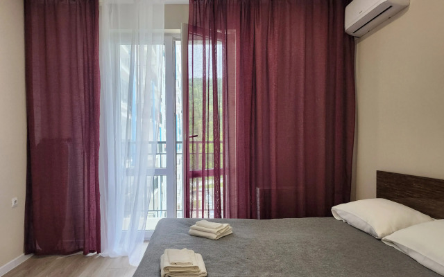 Prostornaya Studiya S Balkonom Flat