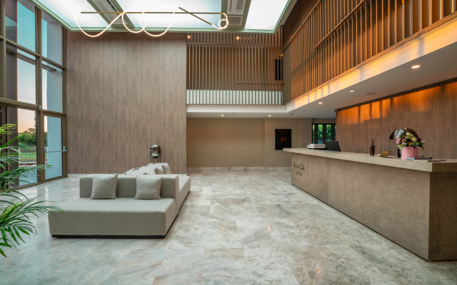 Prive Suite Side & Spa  (Adult Only 16+)