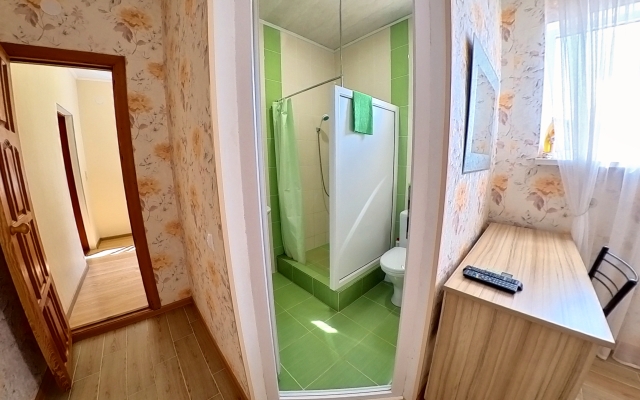 Yuzhny Guest House