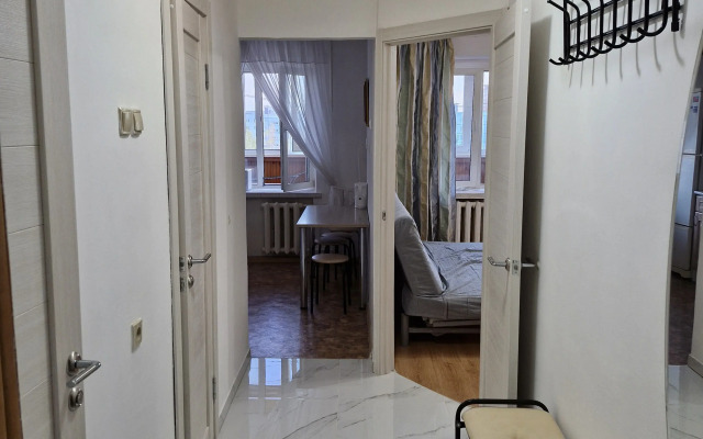 Odnokomnatnaya Na Lavrentyeva 14a Flat
