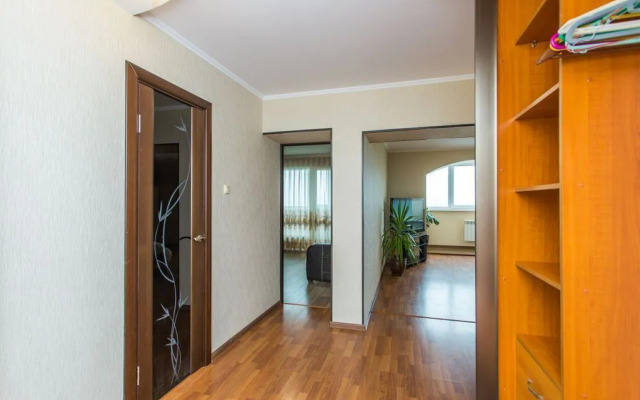 Na Ulitse Tolstogo 43A Flat