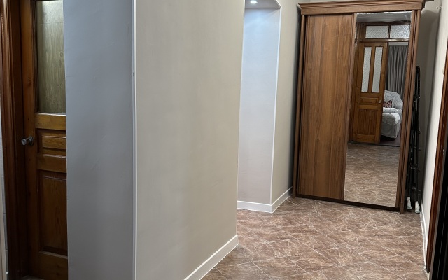 3-Kh Komnatnaya Kvartira ryadom s Vokzalom Flat