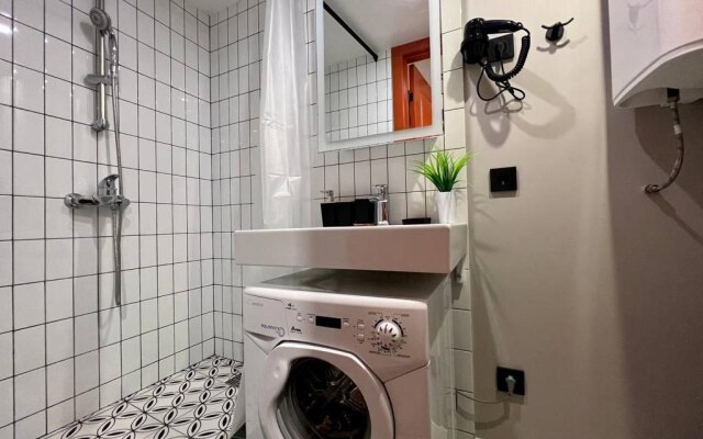 Уютная студия в 8 минутах на метро от самого центра