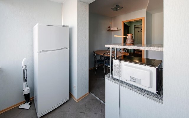Ryadom s tsentrom i vokzalom na 9 gostei Flat