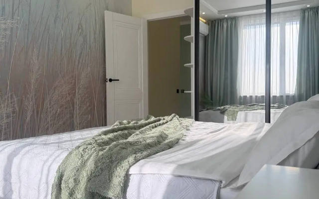 Svetlaya Uyutnaya Dvukhkomnatnaya Vozle Metro Flat