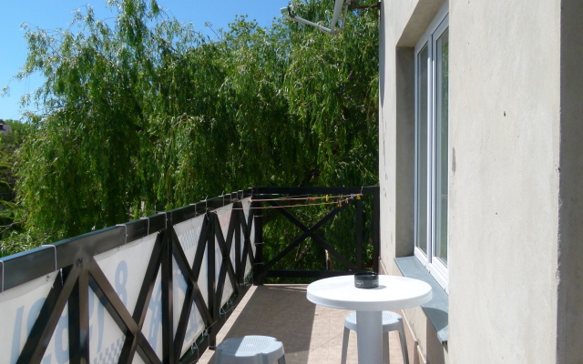 Na Ploschadi Zaharova Guest House