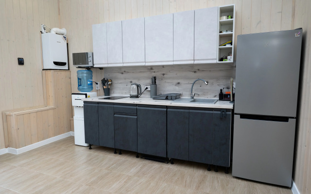 Частный дом с теплым бассейном, расположенного в живописном месте