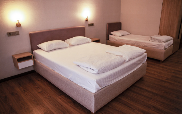 Отель Мона Лиза