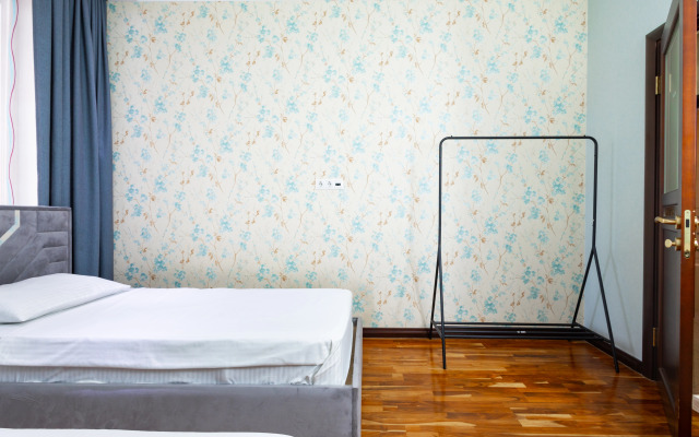 4-K v Novostroyke, Ulitsa Arama, Di777 Flat