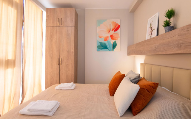 GG Home 1BR in Rainbow with Pool Flat