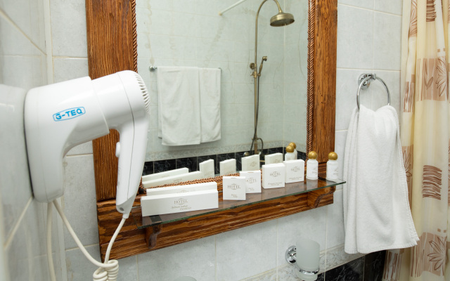 Yuzhniy dvorik Hotel