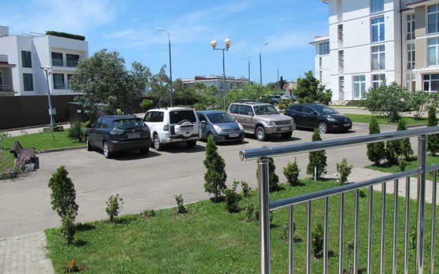 Na Bulvare Nadezhd 4/3 Apartments