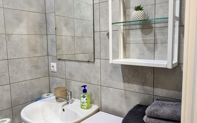 Studiya v tikhom tsentre na Vasilyevskom Ostrove Flat