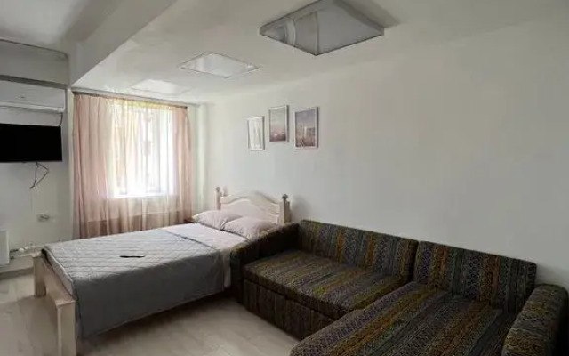 Na Ulitse Sakhyyanovoy 23 Flat
