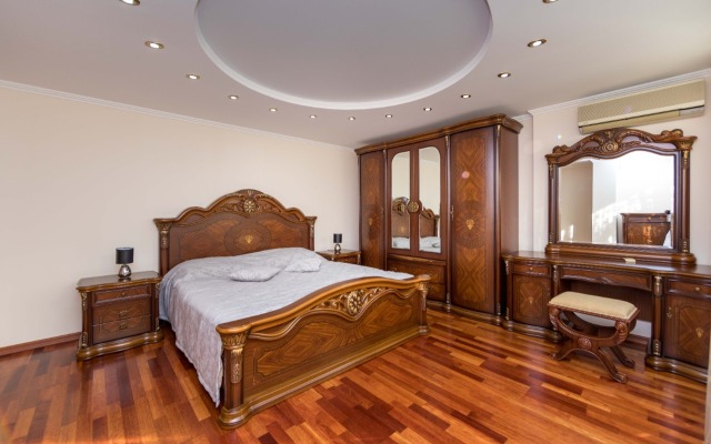 V Samom Tsentre Sochi Villa
