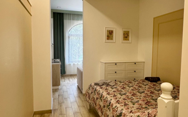 V Yalte Apartments