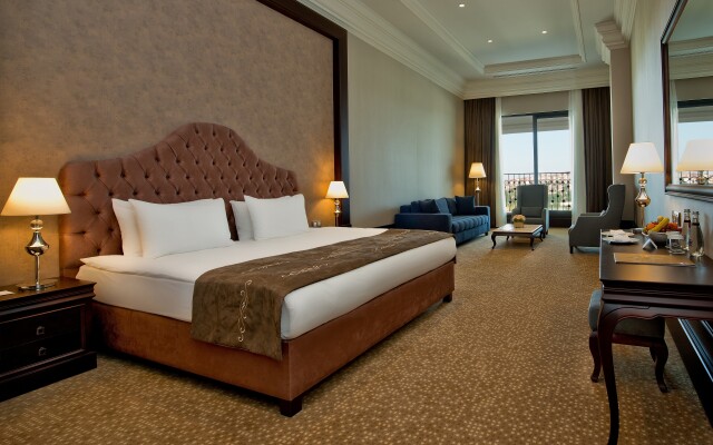 İsfanbul Holiday Home & Suites Hotel