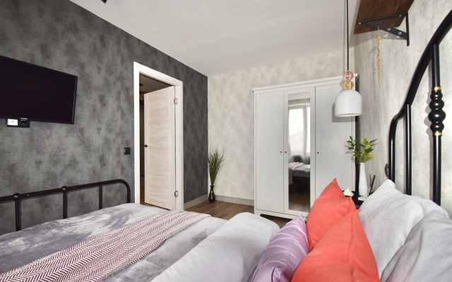 Dizaynerskaya Dvukhkomnatnaya Kvartira v Kronshtadte Apartments