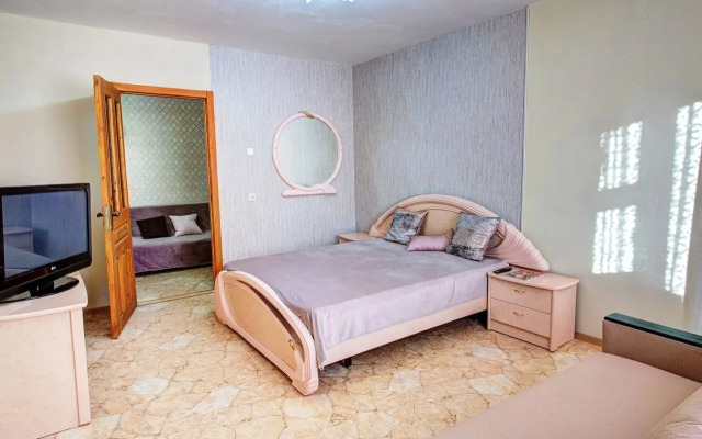 Na Ulitse Permyakova 72 Flat