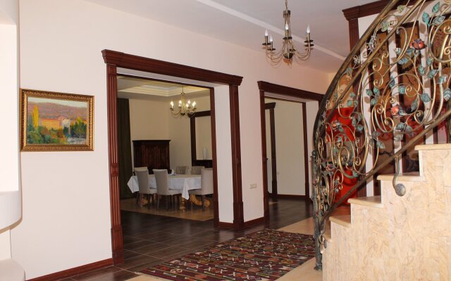 Vila Plaza Guest House