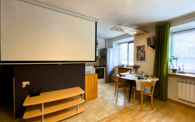 Na Bolshoy Oktyabryskoy Flat