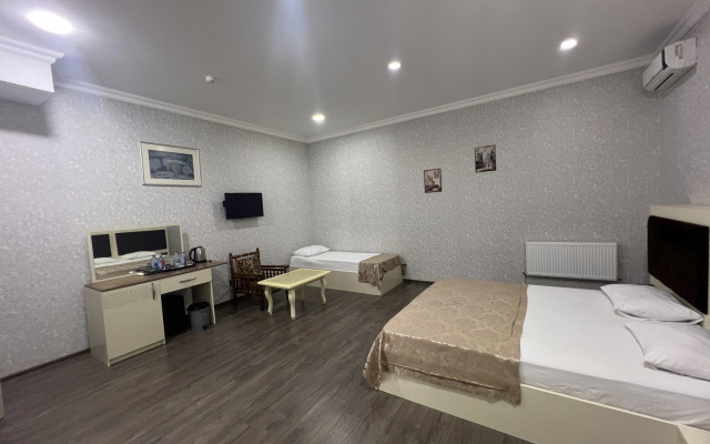 Bulvar Inn Hotel