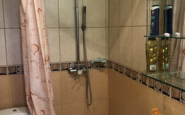 Dvukhmestny Nomer s Dopolnitelnoy Krovatyyu Living Quarters