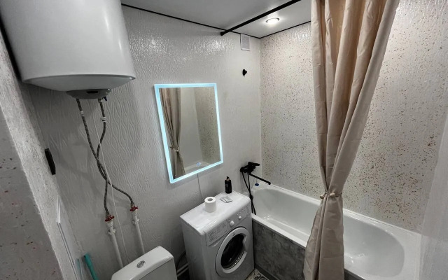 Na Yanovskogo 3 Flat