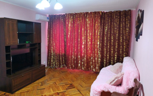 2-Kh Komnatnaya Kvartira Apartments