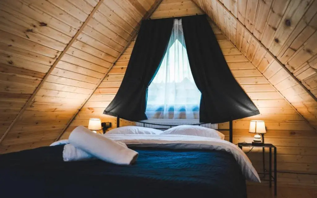 Отель Traveler's Cottages in Kazbegi