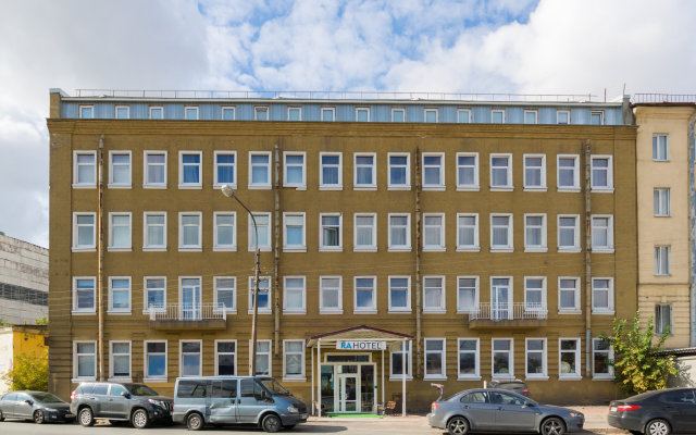 RA on Ryibinskaya 7 Guest House